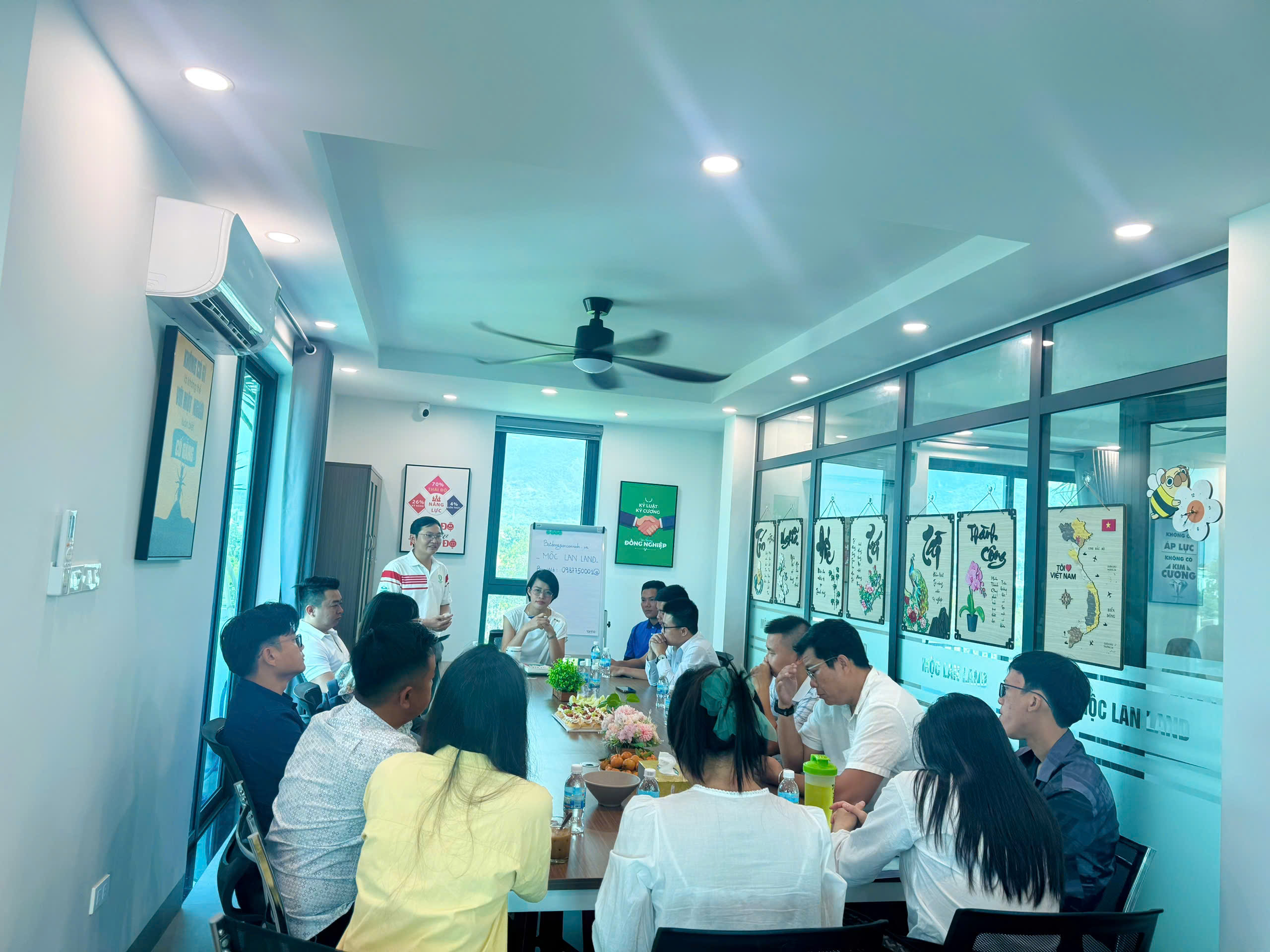 cà phê bất động sản