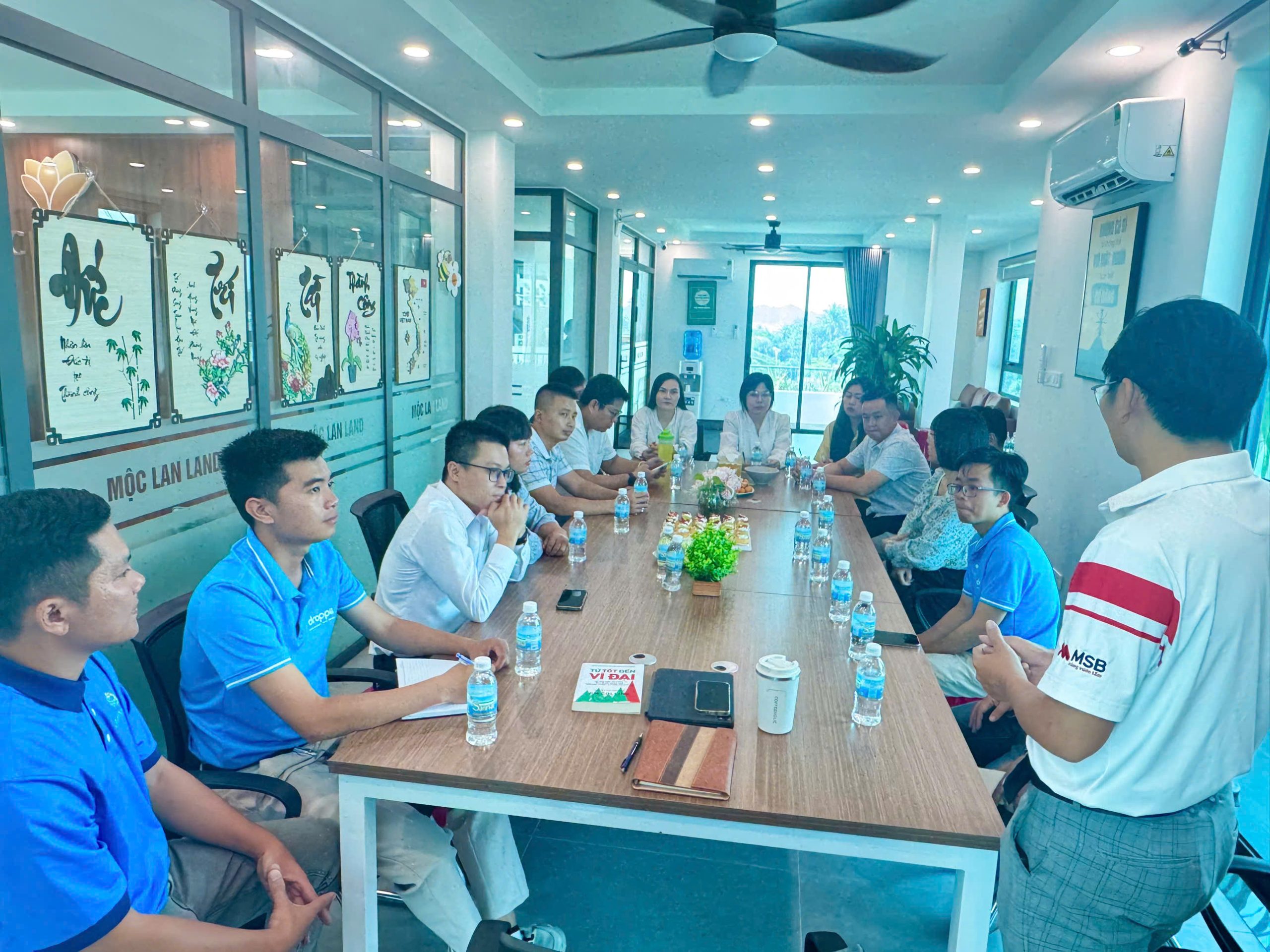 cà phê bất động sản